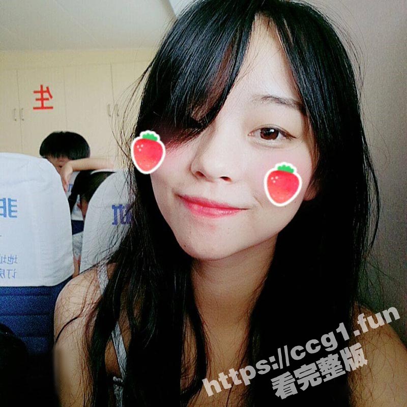 超会摇的反差妹子被曝光！福州大学清纯学生妹 只要一上床就很疯狂 上位主动摇臀很激烈！