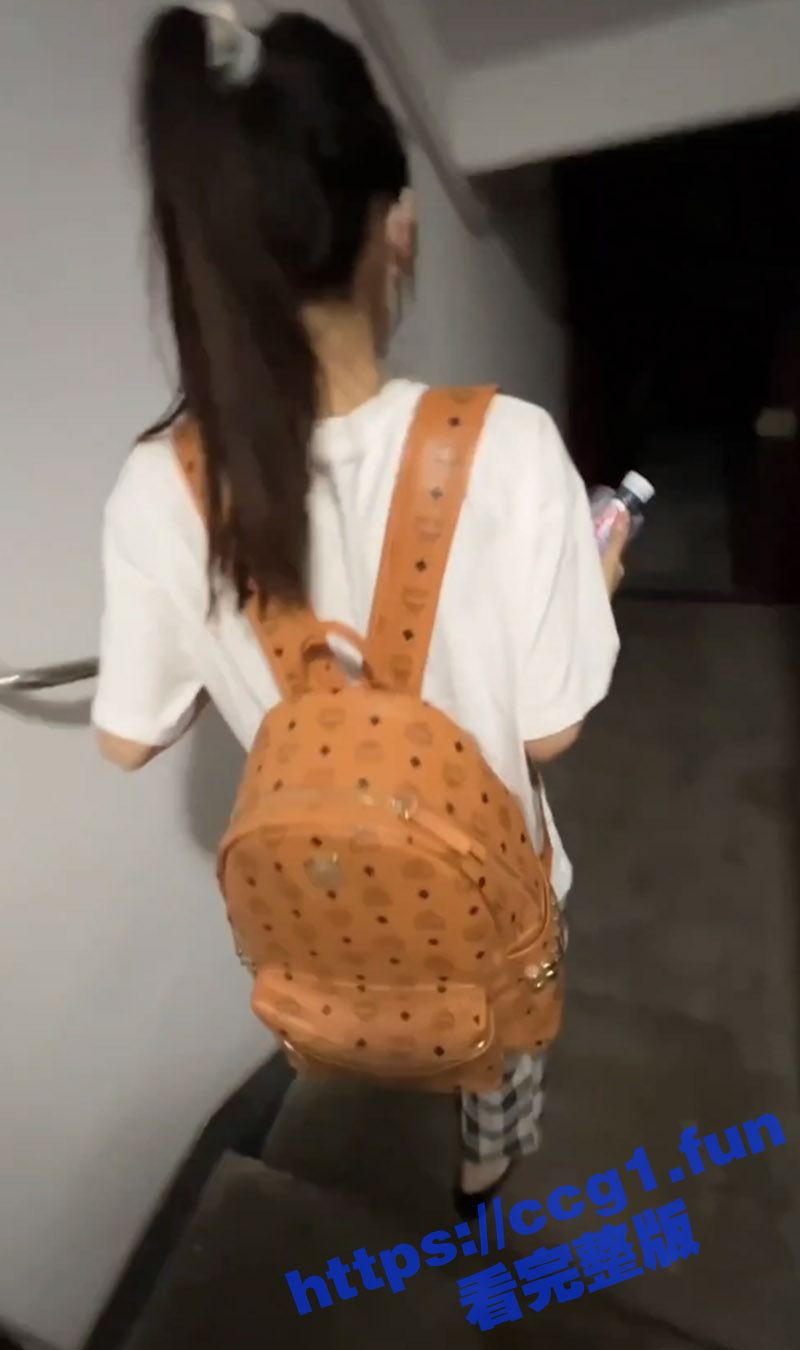 顶级约炮大神 专约00后稚嫩妹子 江南第一深情 调教露脸JK高马尾极品颜值嫩妹 大屌无套爆淦内射蜜穴