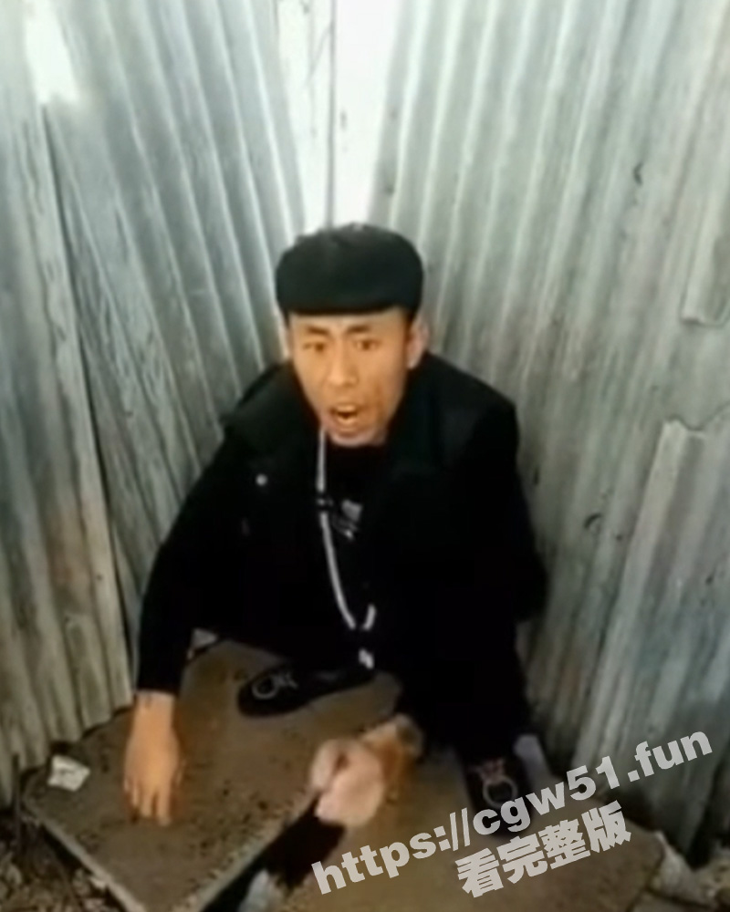 重温经典战役！吃播界鼻祖天花板老八 天眼一开法力无边 直接在茅厕吃粑粑吹牛逼 恶心重口 慎入！