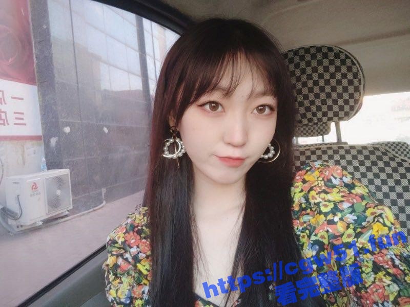 反差婊母狗黄慧轩 腿长奶大高颜值的骚货 背着男友在网上约炮 自拍视频到处撩人 被渣男泄露曝光