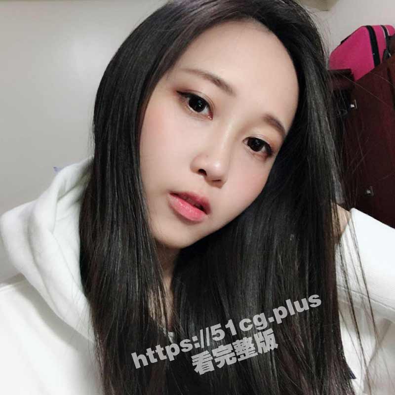 泄密 传媒大学温柔学姐 与男友出租房性爱私拍流出 爆操干到哭腔嗲叫不停