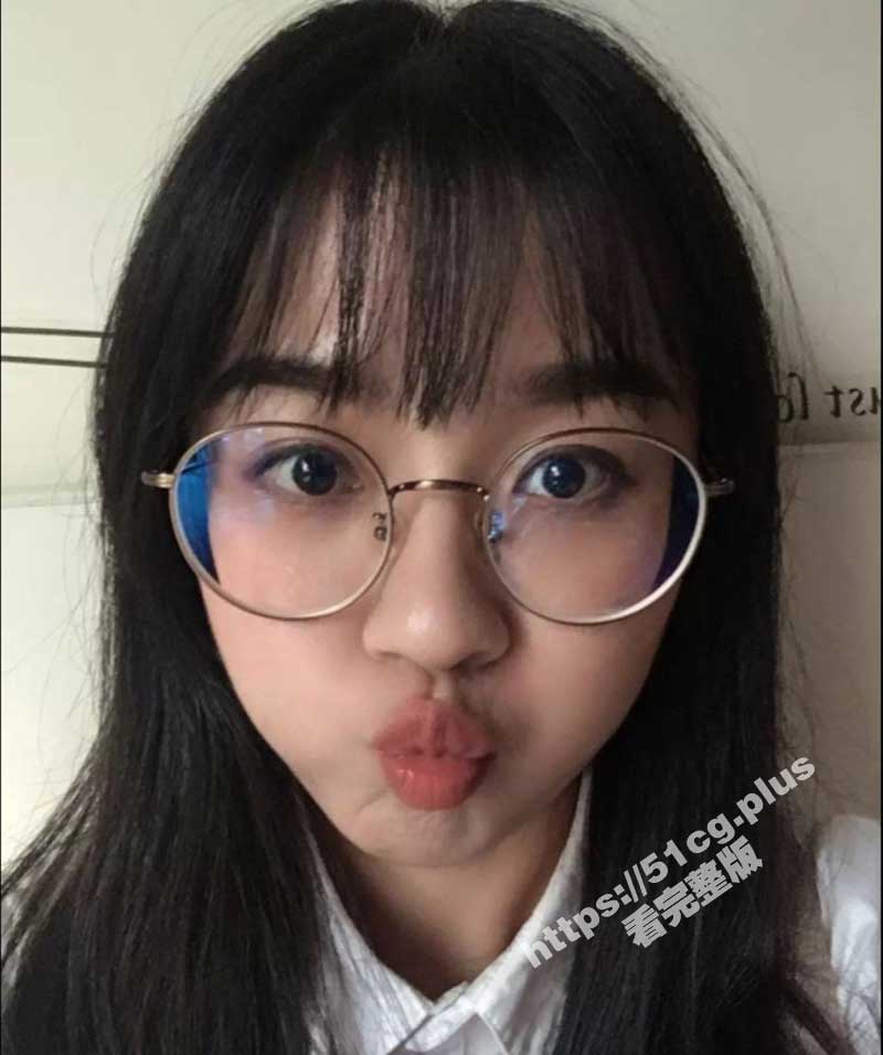 露脸反差婊曝光！00后反差母狗孙烁 主动求操求舔鸡巴 捆绑SM调教视频流出