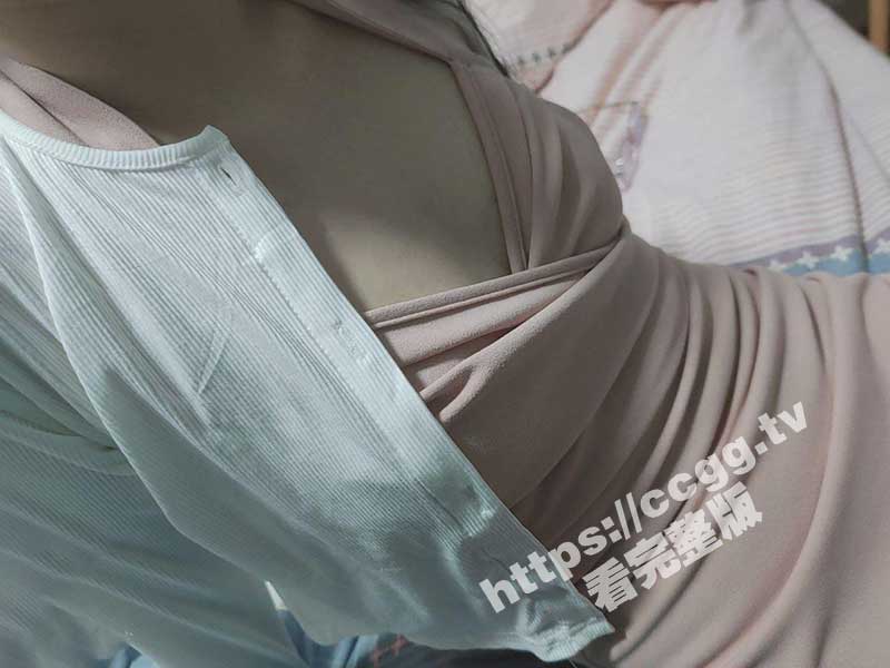 痴迷姐弟恋 【姐姐小飞棍】 疯狂输出穿长裙的姐姐 感觉姐姐小穴要把我吸干