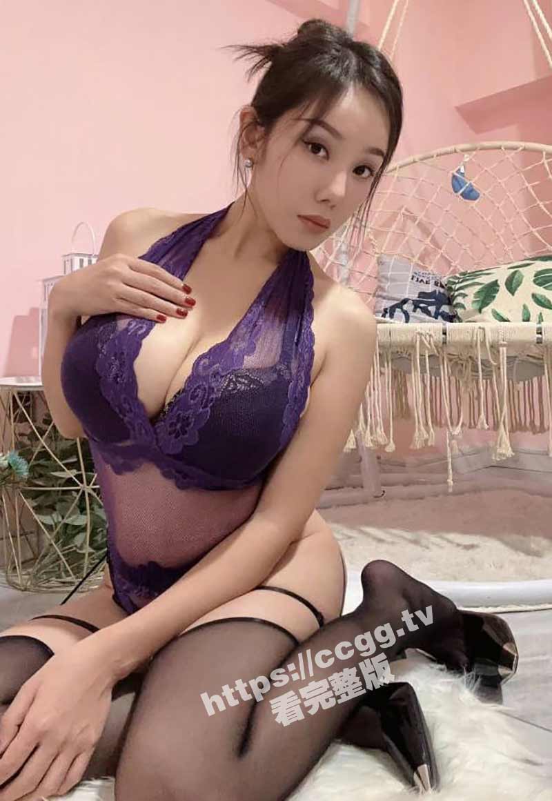 东北200w粉网红 小厨娘美食记 大尺度福利合集 身姿火辣颜值在线 堪称极品尤物！