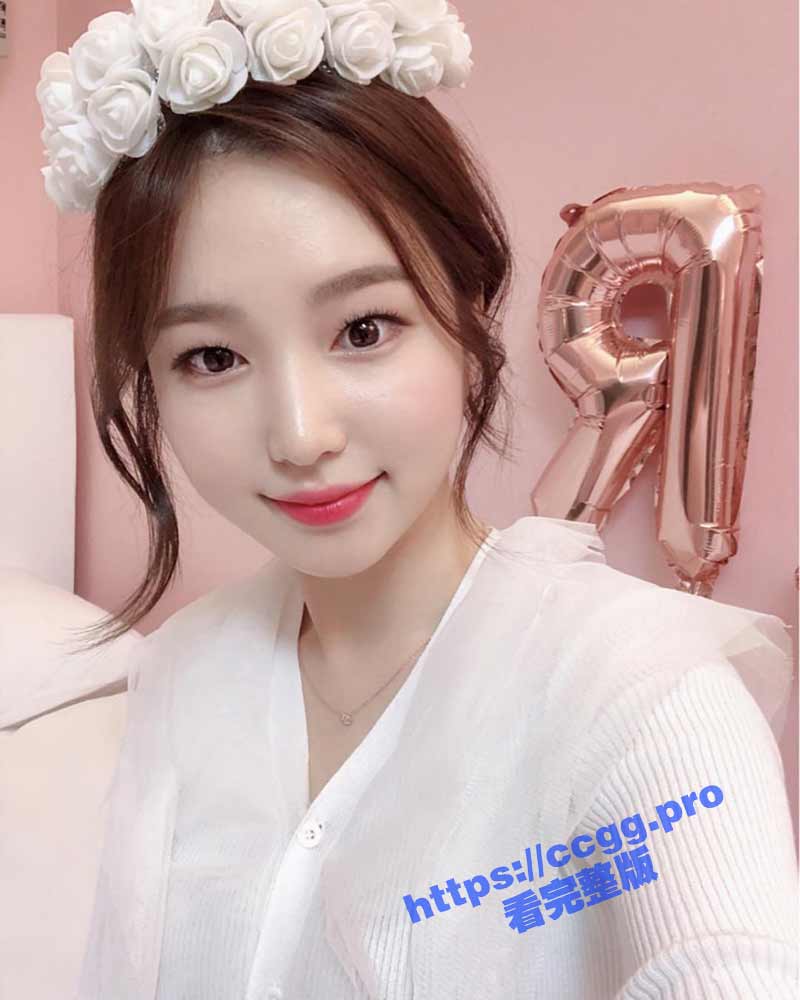 露脸才是王道！极品身材白富美空姐女神与富二代男友露脸自拍各种体位啪啪流出在穴里打钻干