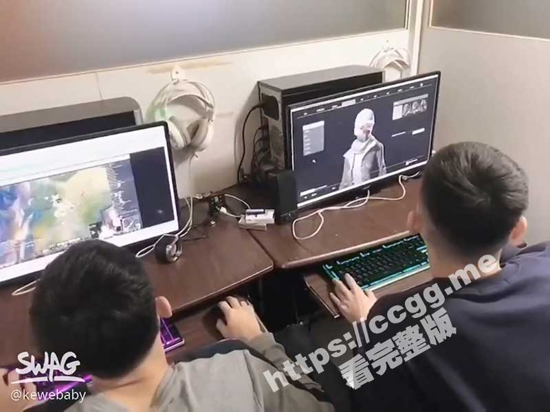 美少女网黄 kewebaby小恩 网吧搭讪双胞胎兄弟 被前后夹击双棍输出无套乱射！
