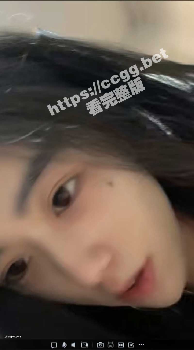 “我先脱一下衣服” 抖音三线小网红 欣梦然 甜美大学生与土豪1v1 裸聊自慰 大秀粉嫩鲍鱼