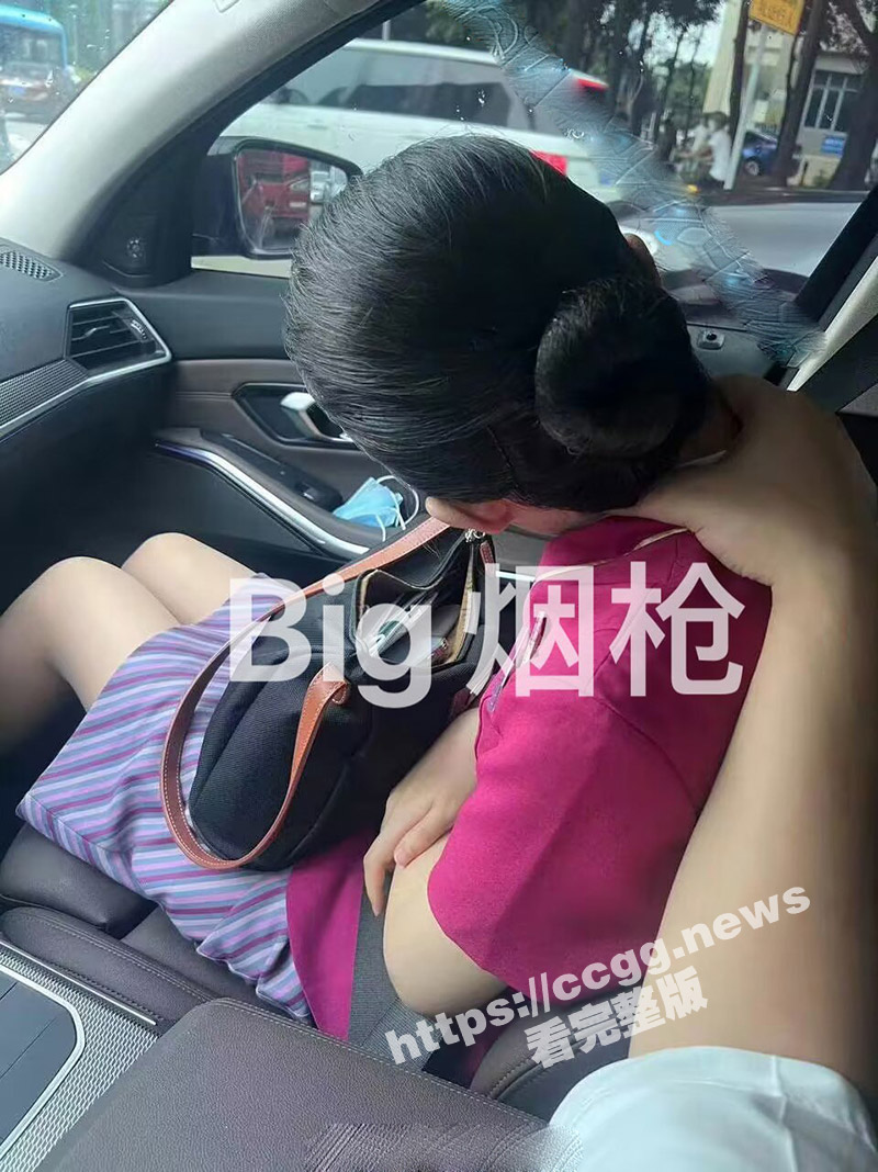 推特调教大神 big烟枪 3P福利 丝足挑逗蜜穴侍奉 全方位抽插爽到浪叫不断！