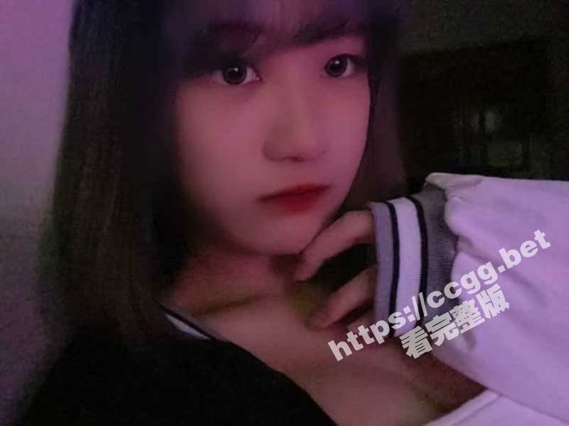 台湾新北木栅高校 李映妤 19岁大奶妹性欲超强 林荫小道早已经车水马龙
