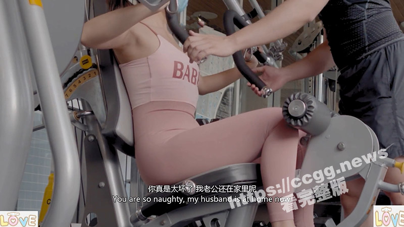 推特爆乳网黄 下面有根棒棒糖 经典淫作 给老公戴绿帽 意外被私教内射！