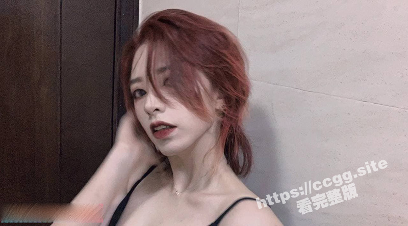 高颜值气质辣妹 分手后被渣男曝光 身材火辣肥臀圆润 床上淫姿超级反差！