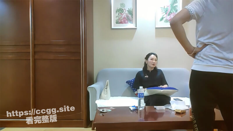 【民版孟晚舟】汉庭酒店客房部主管赵柏君如何抵挡热血青春的小奶狗