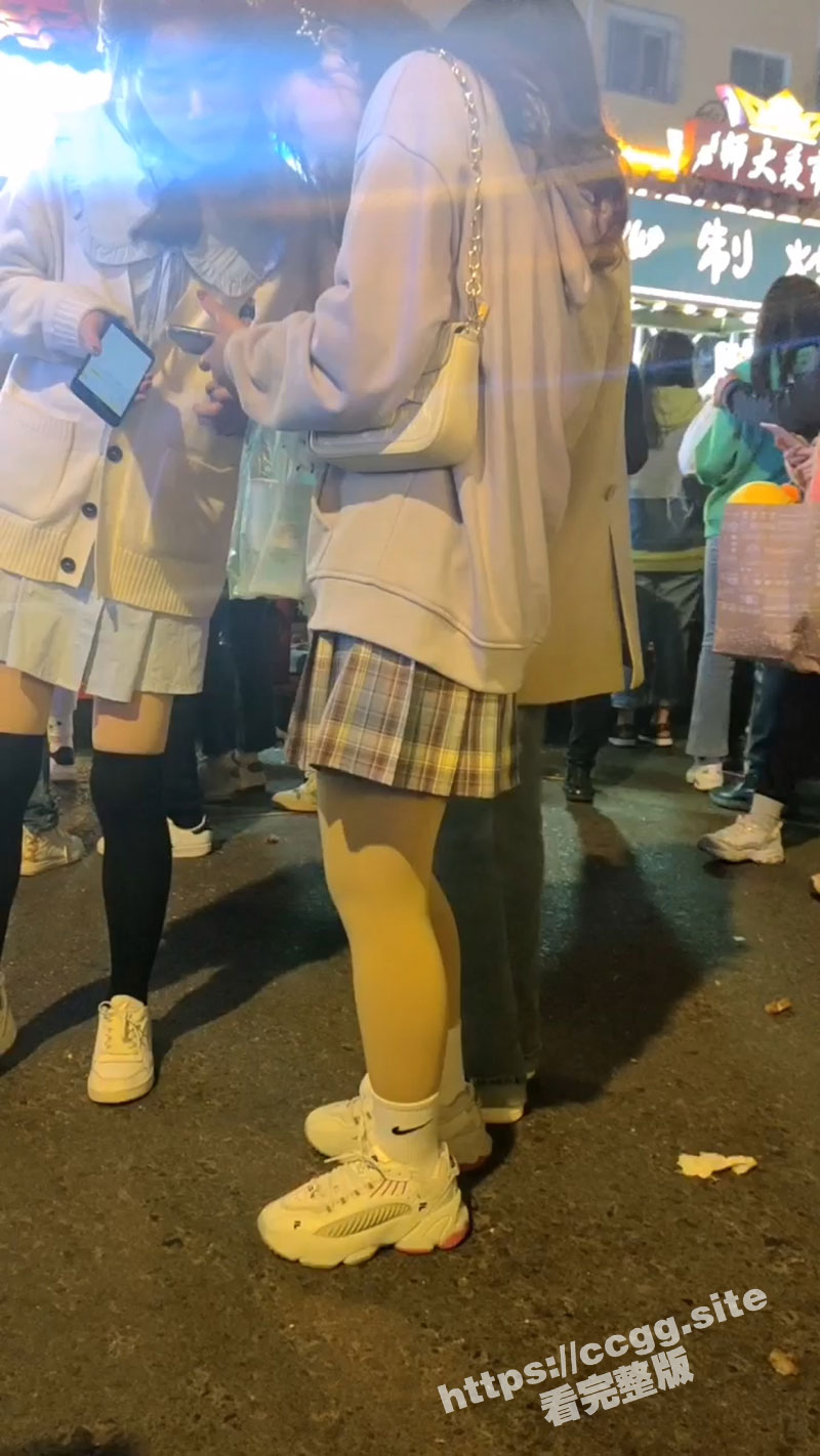 街射涂鸦大神 达叔 黑虎 全系列完整版 户外露屌肆意喷精 小姐姐们都吓坏了！