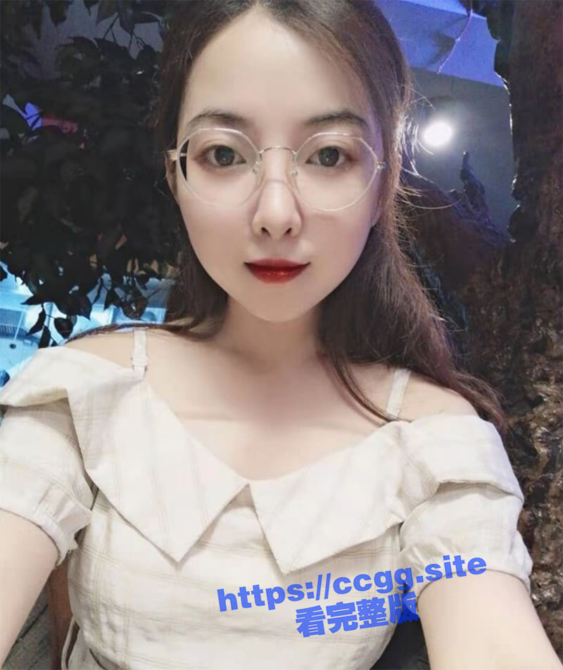 精品泄密-福州时代中学女老师跟光头教导主任偷情，各种不雅视频流出