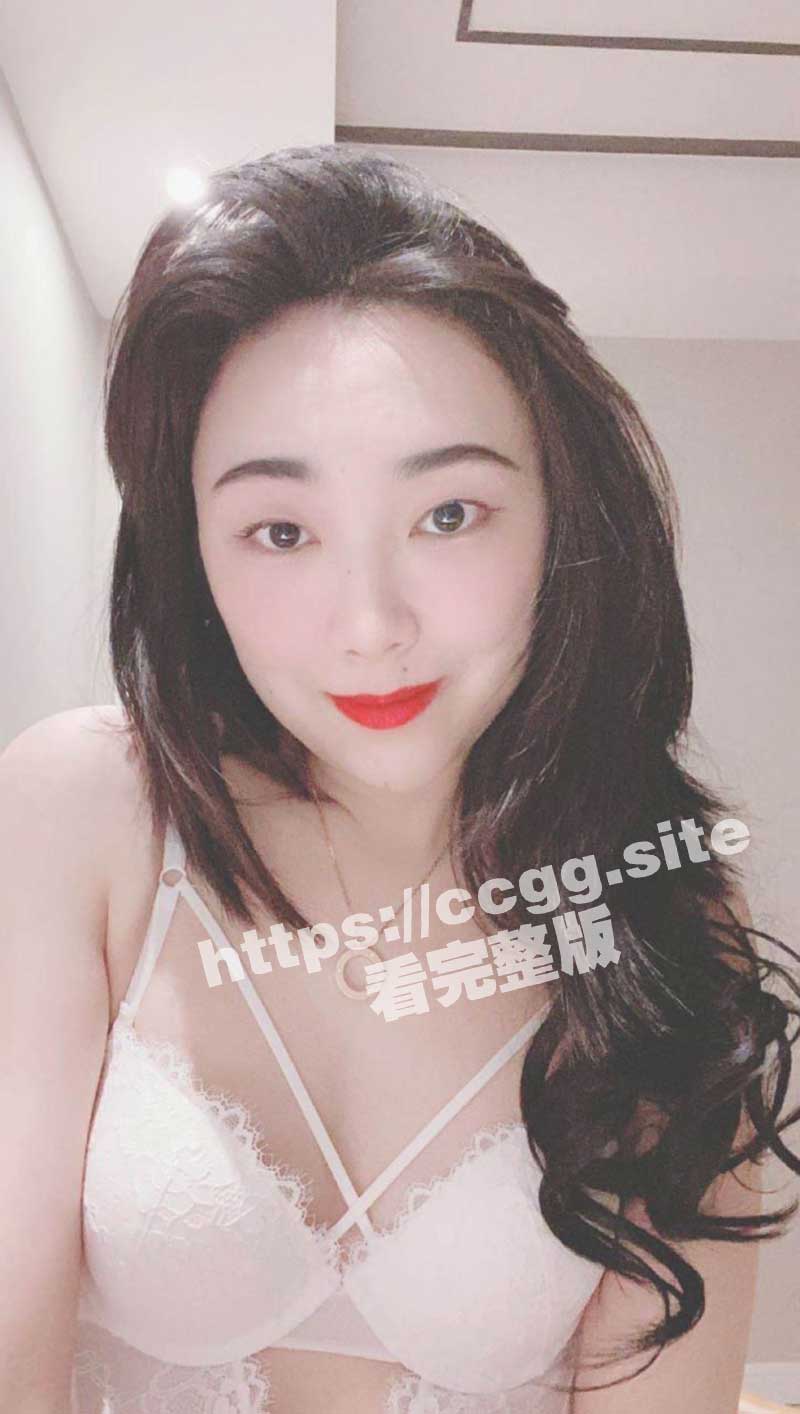 不守妇道的成都高新区美少妇「陈小艺」 明目张胆给老公戴绿帽 各种撩骚发私拍 视频曝光流出