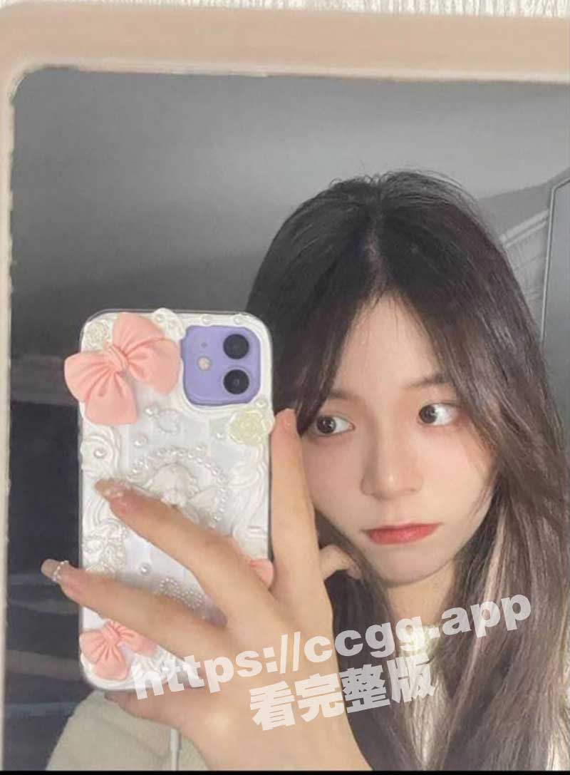 对着鸡巴比个耶 超高颜值骚鸡大三校花与男友性爱自拍流出 丰臀骑乘 深喉跪舔 服侍男友超到位