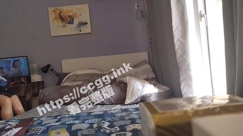 看电影把处女膜看没了！男子出租房内破处大二学生妹 操完女方痛失处女膜 崩溃大哭