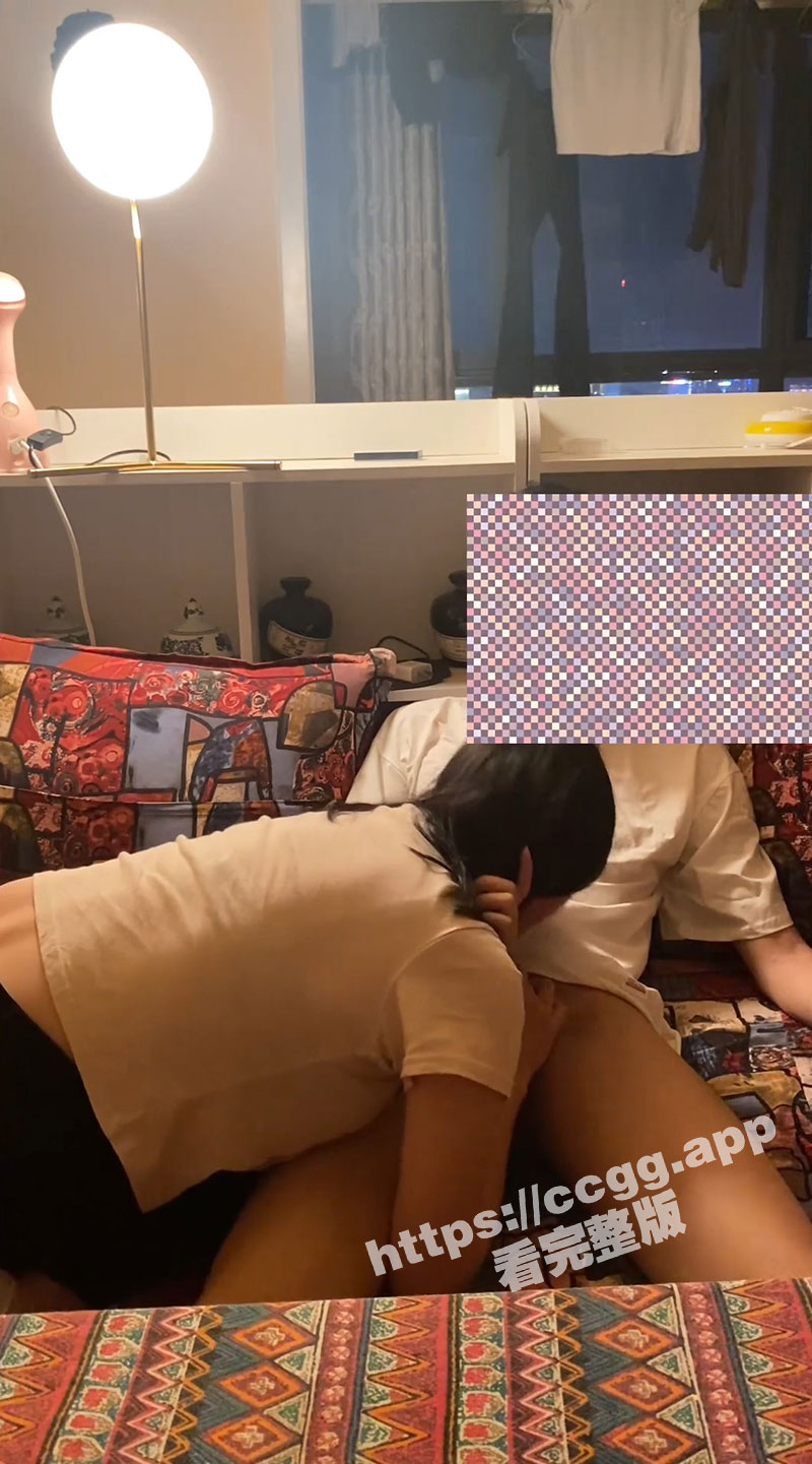 小马哥调教大二学妹 挑战在楼道上打炮 惊险又刺激 完美露脸！