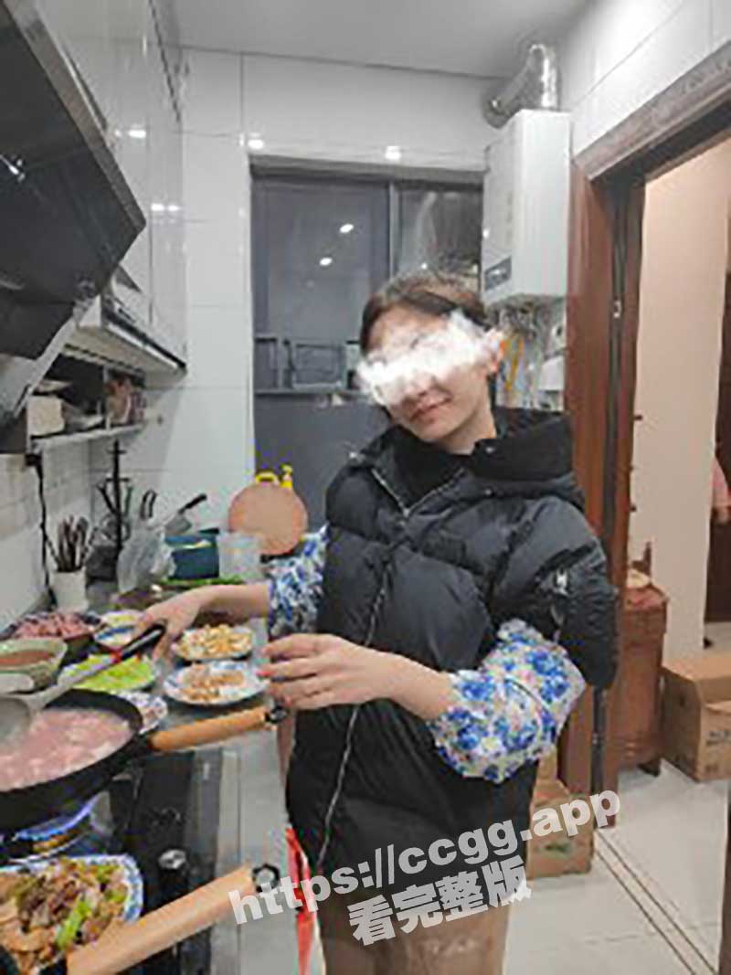 素人姐姐 亲姐在家发骚 好心老哥真实自拍乱伦视频分享给大家