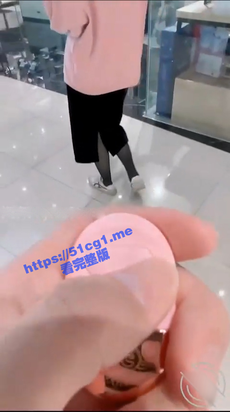 海角大神 强奸少妇邻居 美女少妇邻居无线跳蛋逛商场 化身性感女仆与我疯狂做爱！
