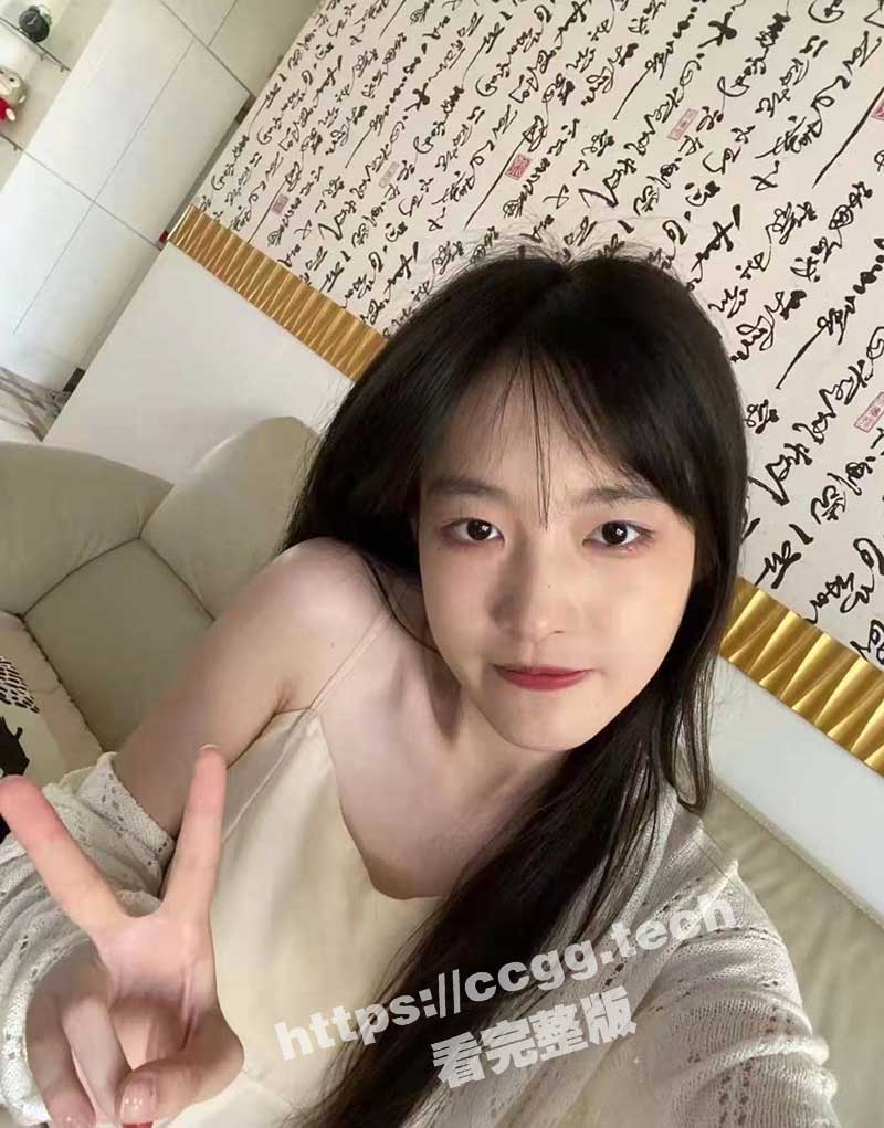 张家界伴游大学生 龚慧佳 瞒着男友出轨 一边回消息一边被蹂躏 价格实惠可内射！