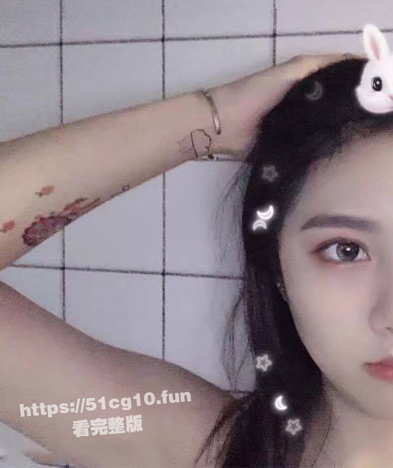约炮00后的萌妹子极品大奶，一顿烤肉就拿下却被操了七次，妹子都要被操哭了真的太惨了