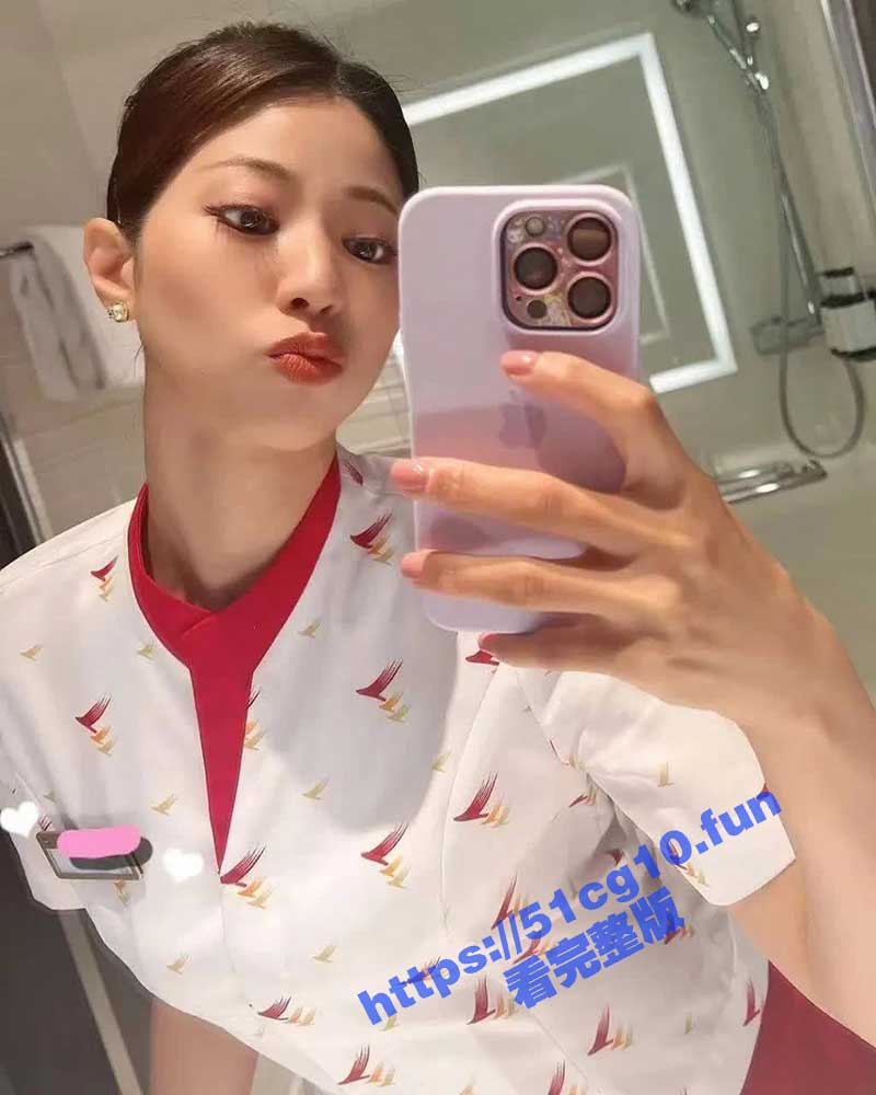 泰国航空空姐港女 Netflix 吃鸡3部曲全网疯传 落地开房口技一流 女神气质荡然无存！