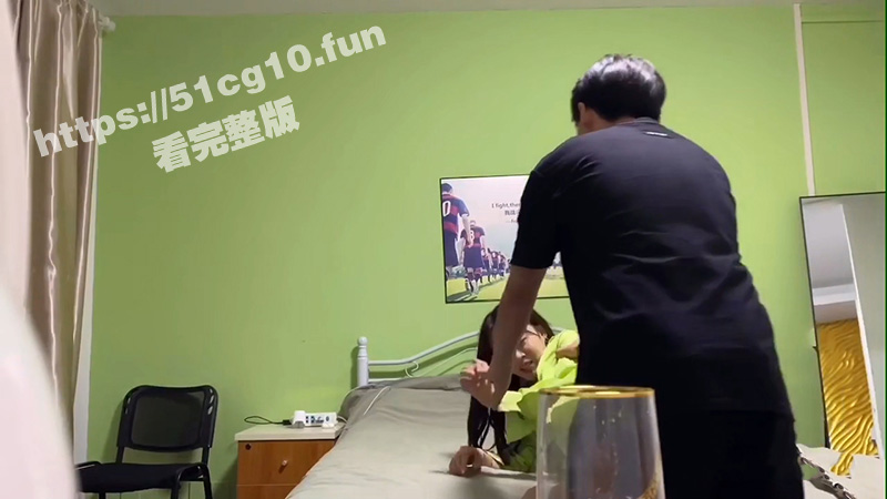 “不要 我大姨妈 我不行了 好胀 你太厉害了”大神出租房强上知性小姐姐 边淫叫边说不要无套内射！