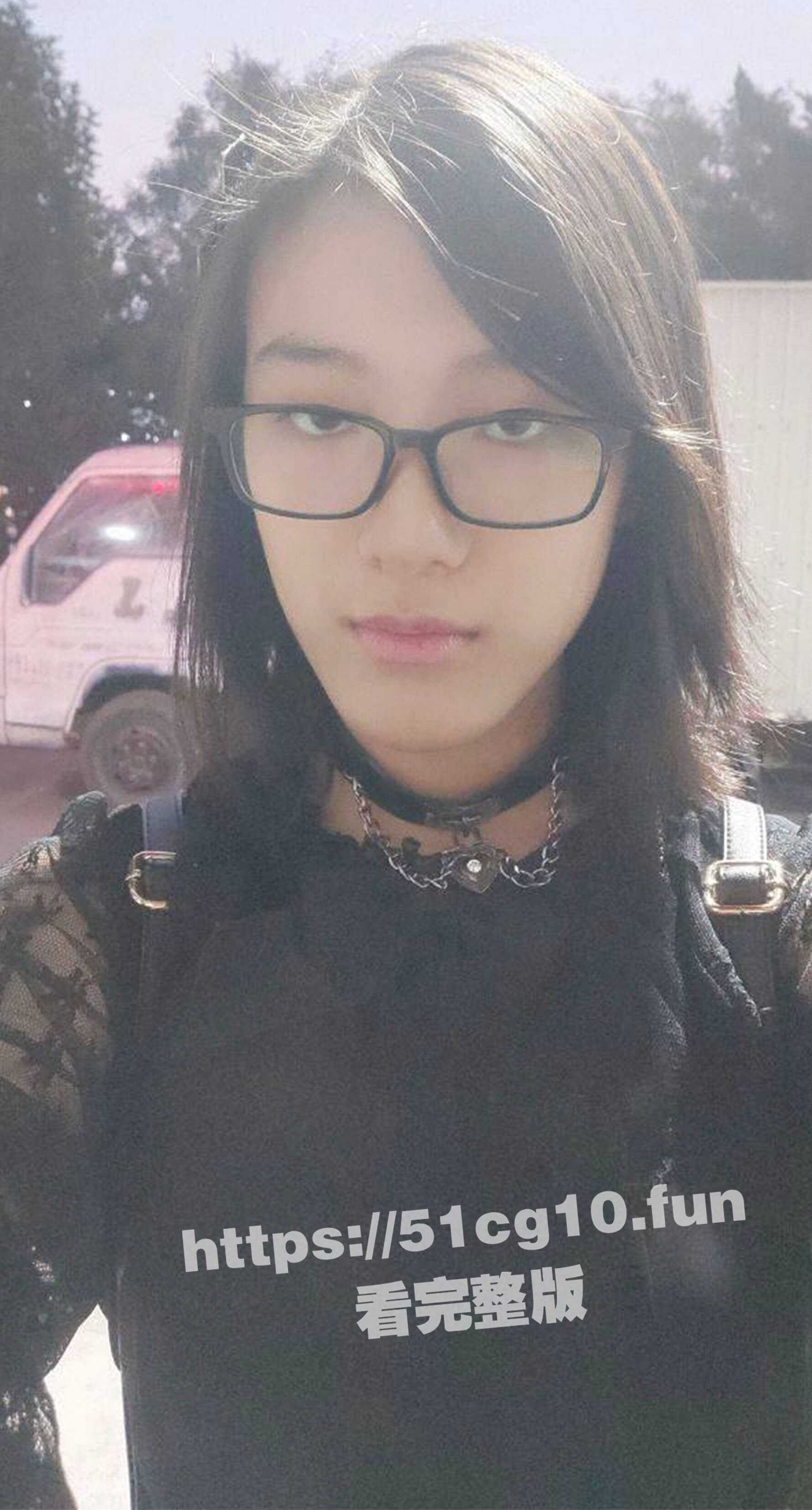 媚黑留学生 彭馨怡 脖栓项圈给黑人送逼 口交偷情扩张玩烂屁眼 淫荡本性彻底暴漏！