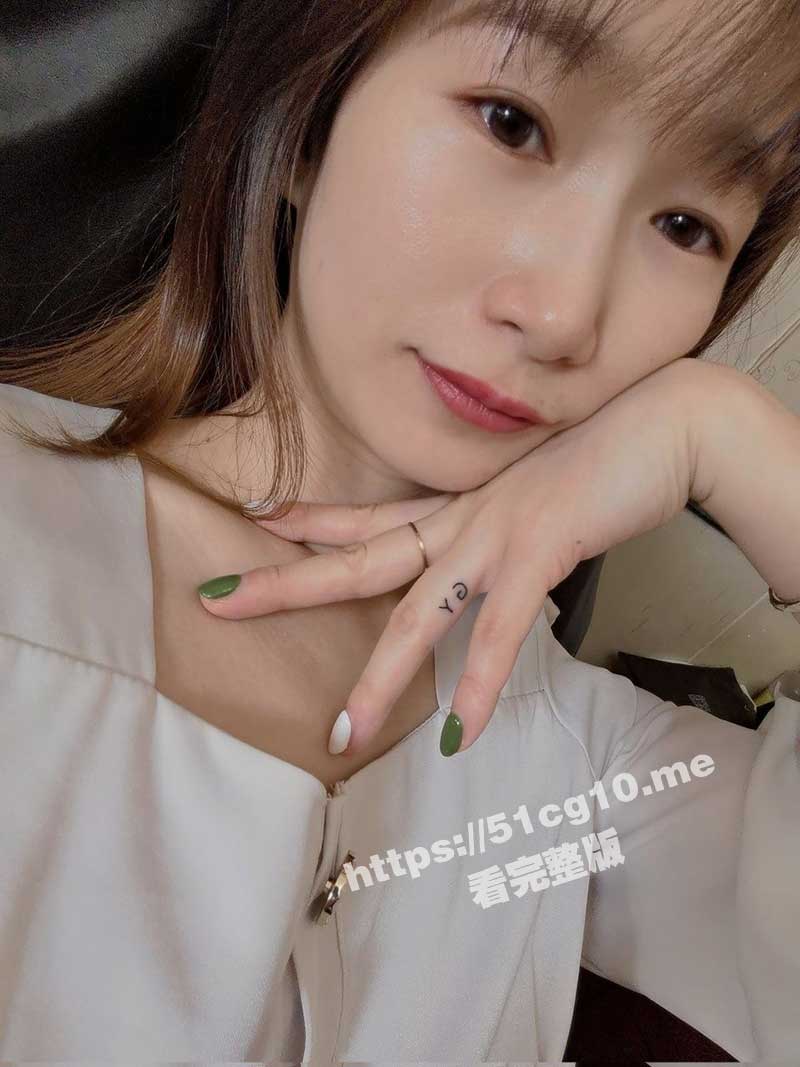山西太原导购 申丹丹 已婚少妇拍写真 被摄影师调教成母狗 玩腻了还给别人操！