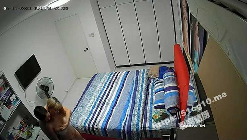 偷情就是刺激！大奶少妇家中出轨小白脸 主动上位骑乘无套内射 对待老公如同死鱼 操完就玩手机