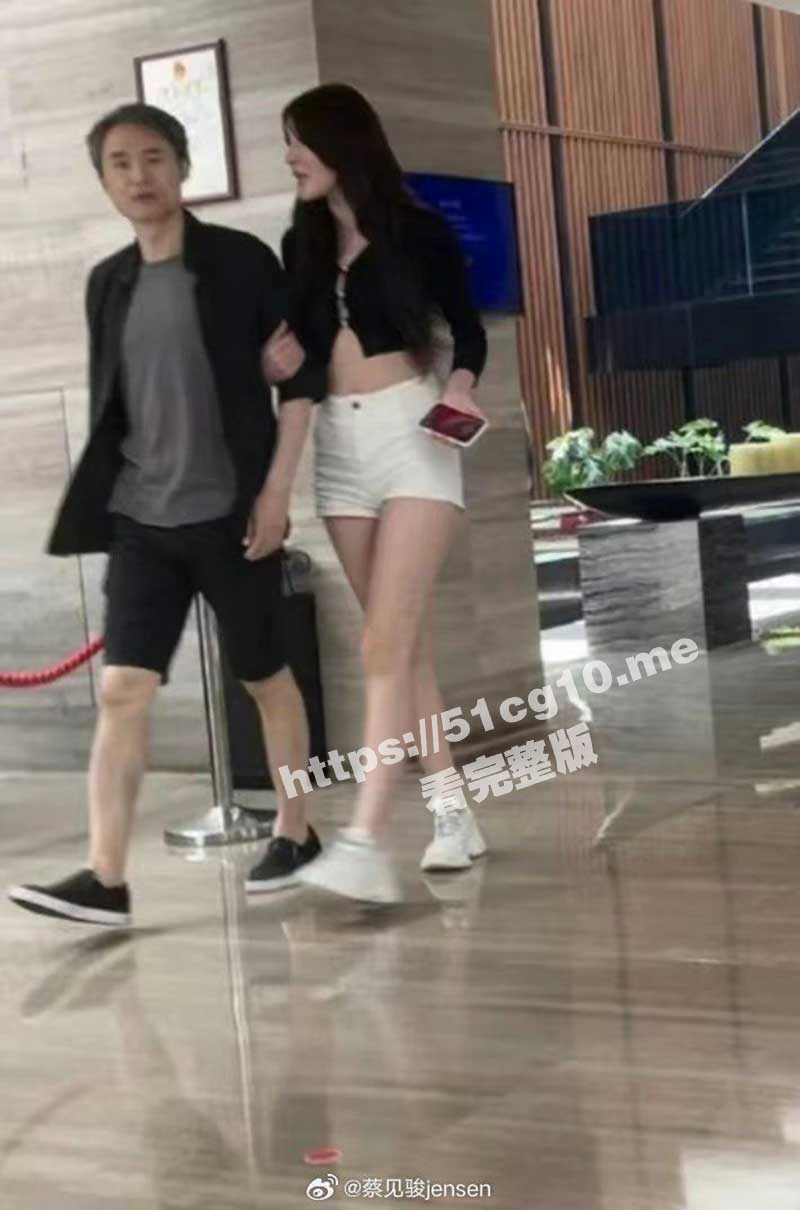 吃顿饭做四次爱！武汉大学周玄毅 教授与女学生聊骚被曝光 女学生杨帆性爱视图全集来啦！
