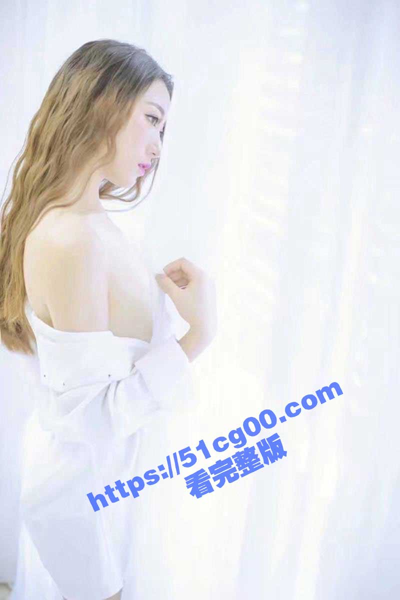 四川宜宾 拍写真被内射的极品34C反差婊 雨彤 知道为什么你的队友突然变菜了吧 那都是因为在摄影师被干呐！