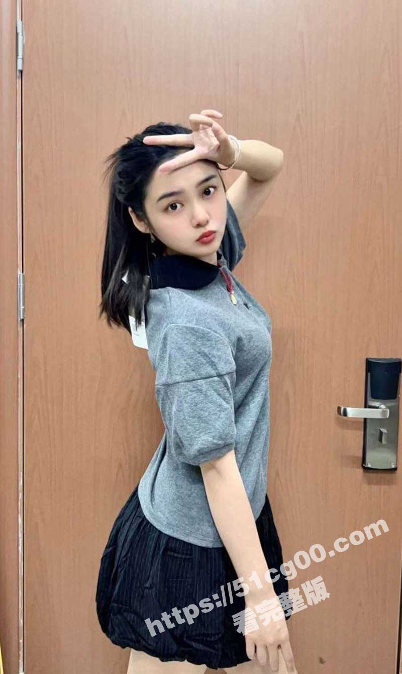 重庆女娃儿硬是要得 四川美术学院曹兴运 分手了前车主还有车钥匙 偶尔开出去兜兜风