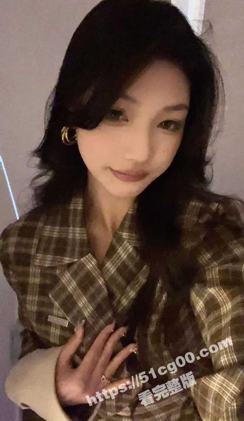 长沙师范大学反差婊 郑雯婷 骗男友与闺蜜旅游 实则免费千里送逼上门让人操！