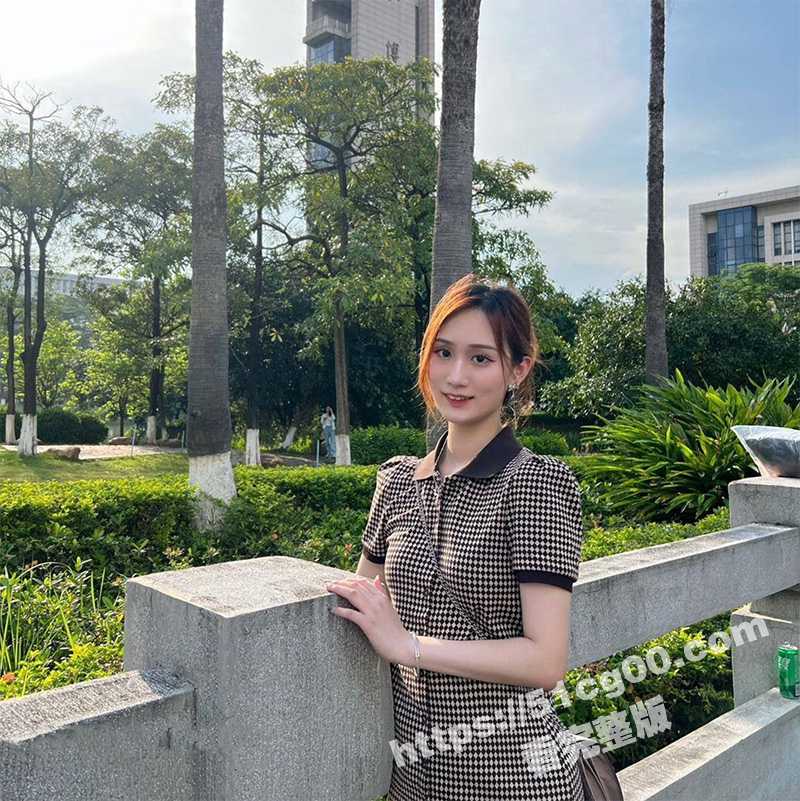 舞蹈生性爱泄密！骚的一批还玩3P 被大佬喂尿喝 被操得不要不要的 鲍鱼还很嫩 很顶！