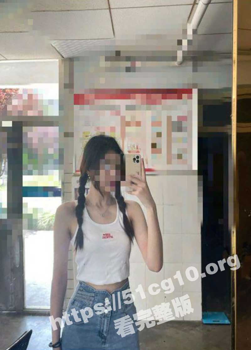 禽兽哥哥趁妹妹睡着后强行插入 强奸一奶同胞的亲妹妹 露脸无码只为真实
