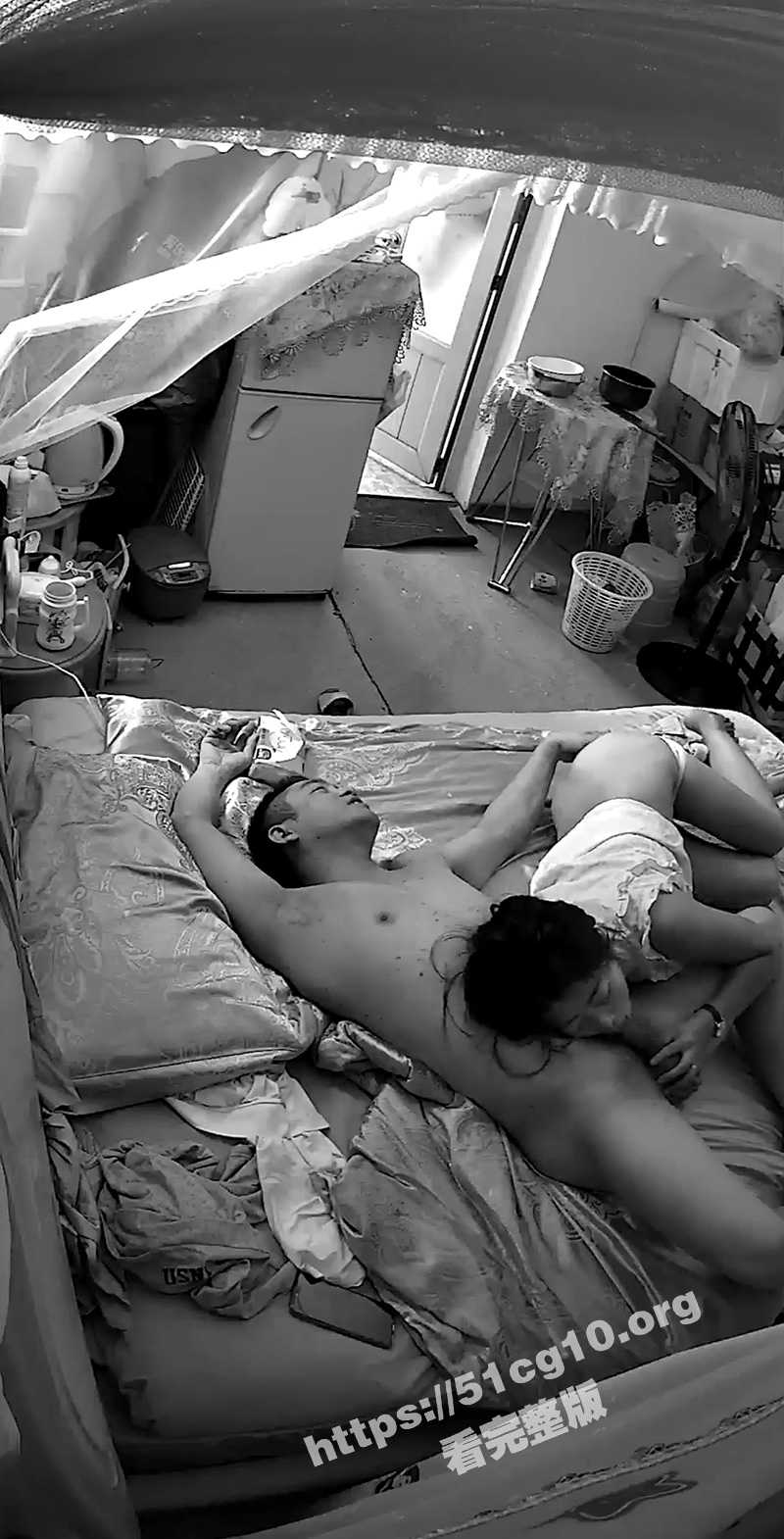 饥渴人妻性欲旺盛 一天不口浑身难受 骑乘坐屌直接开操 性瘾女人真可怕！