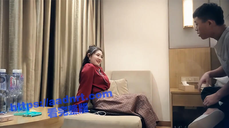 我下面有肌肉会收缩，极品女神罕见美乳又大有粉，鲍鱼干净粉嫩水多，外表清纯的反差婊