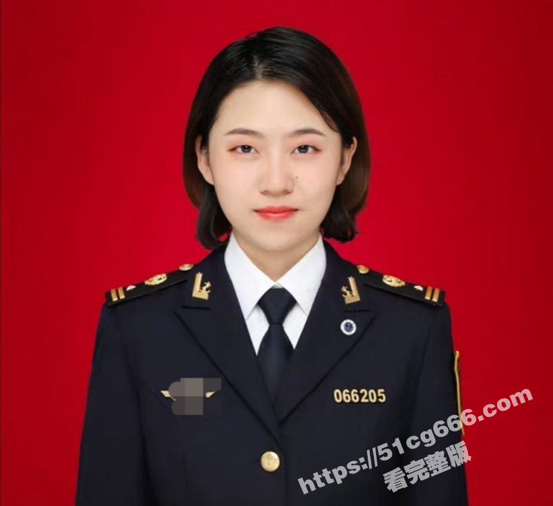 大连海事局科员 张津瑜接班人 何梅华 不雅自拍被曝光 附制服大头照 深度吃鸡 吕总待遇！