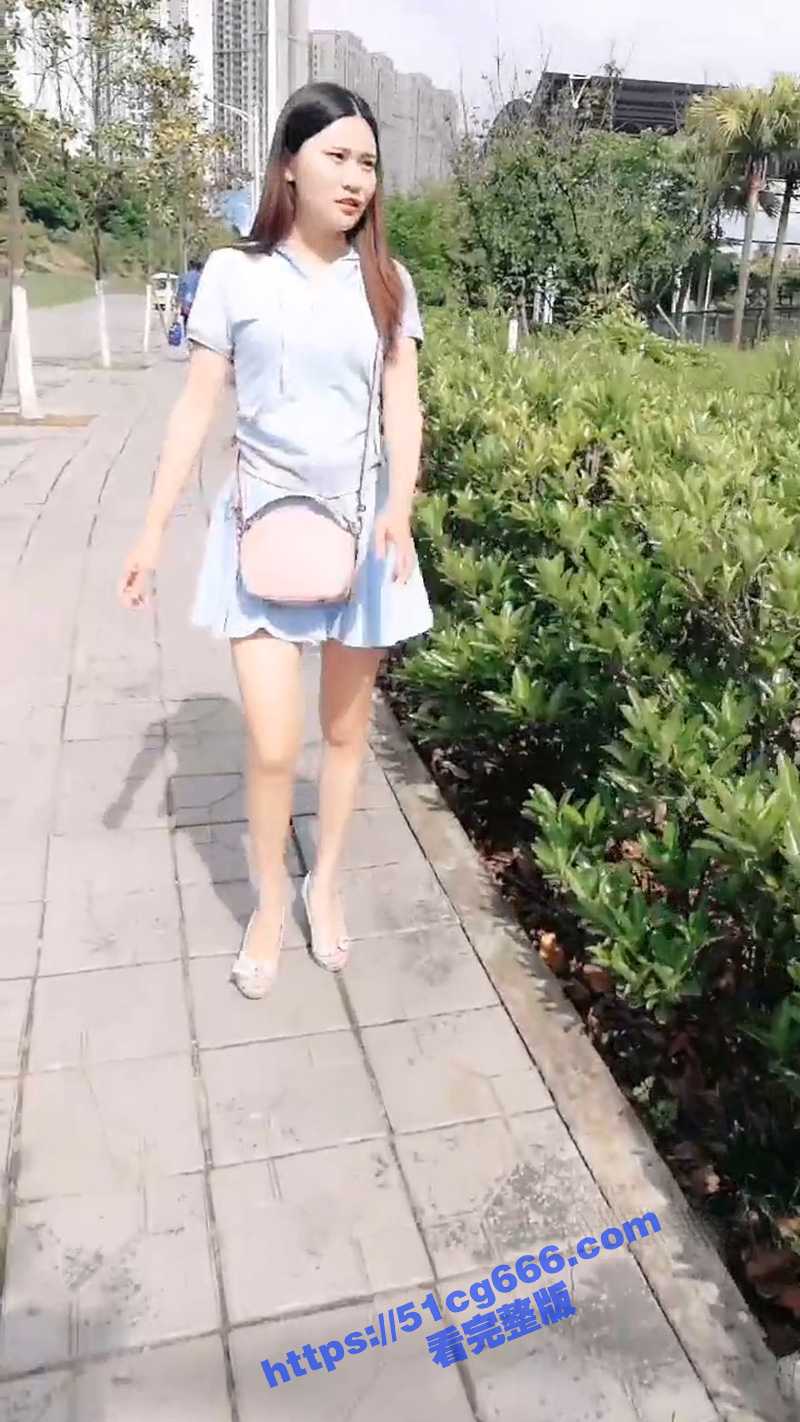欠了赌债无法偿还的少妇被债主逮个现行 只能带回家耍耍抵账！