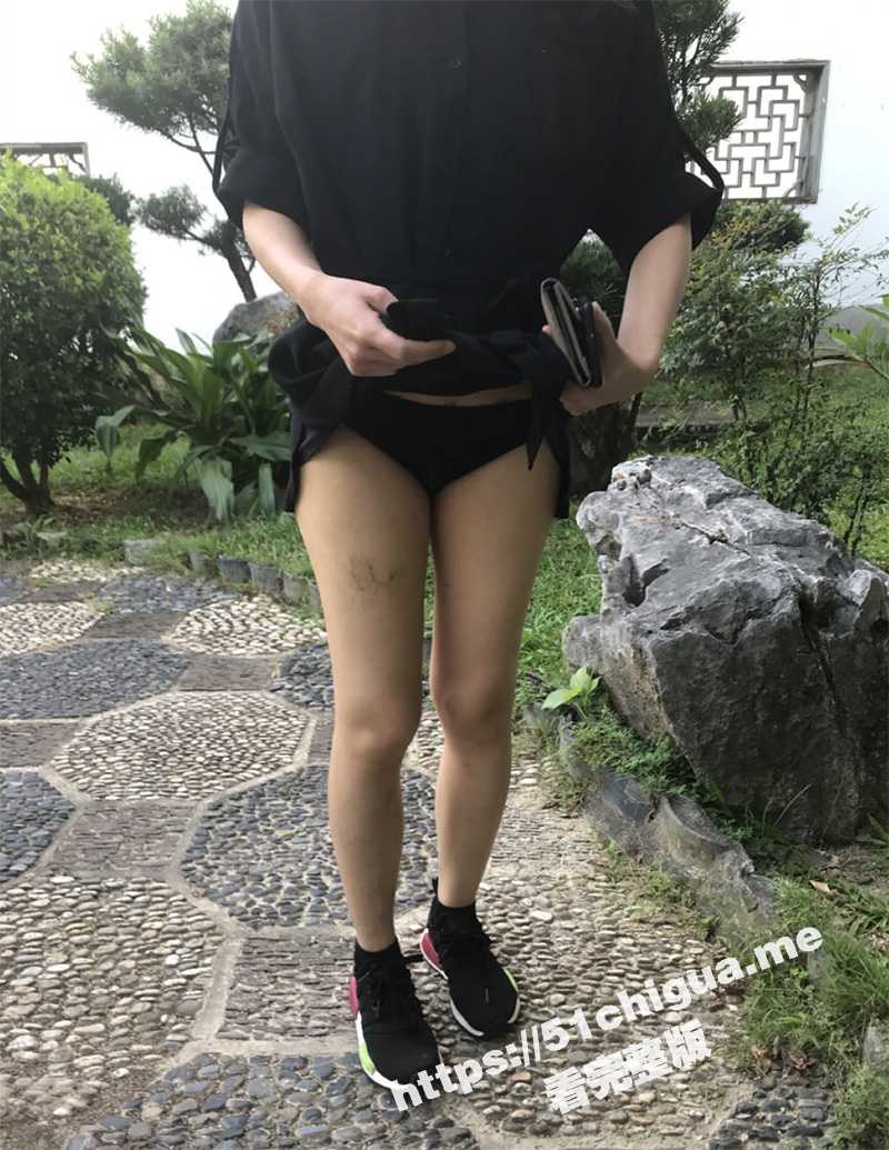 推特地狱调教大咖 狗王 私拍！骚母狗户外爬行露出啪啪双通原画 各种公共场合学狗爬 奴性拉满！