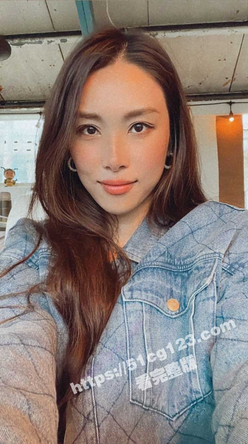 极品高颜值反差婊 欣欣 竟是被开发调教好的小母狗 高冷模特头顶骚内裤 母狗爬行的样子反差感太强烈了！