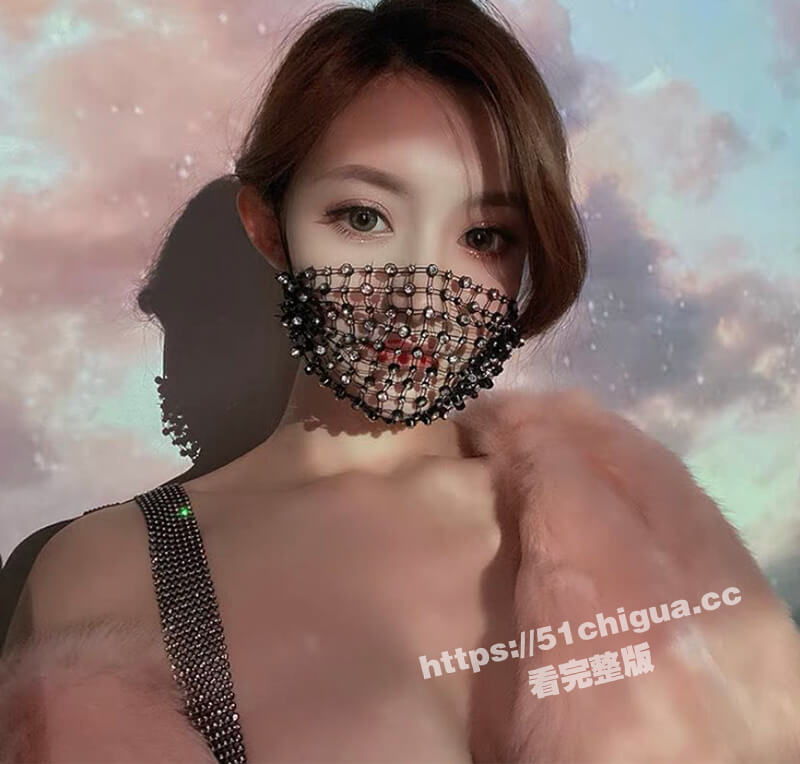 最骚极品人妻 北方有佳人，大尺度性爱私拍流出，这是要被大鸡把连续操飞的节奏啊，淫荡浪叫高潮不止！