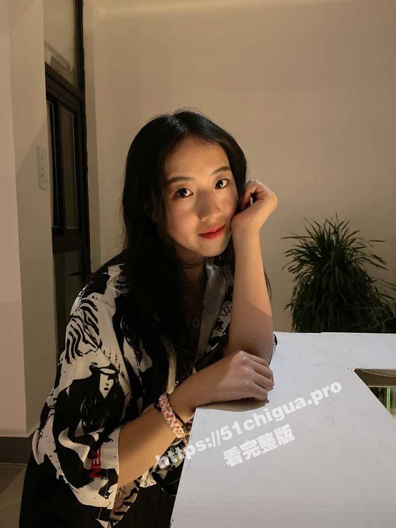 兰州西花苑地区幼儿园 吴心怡 勾引学生家长想当小三 绿帽男友投稿性爱视频曝光骚货 怼脸拍摄实锤