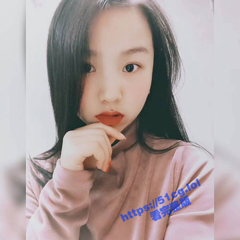 上海喜欢偷吃找刺激的骚母狗幼师 邓伊 小红书上撩到的骚鸡 没聊两句趁着男友不在家 直接去她家后入她