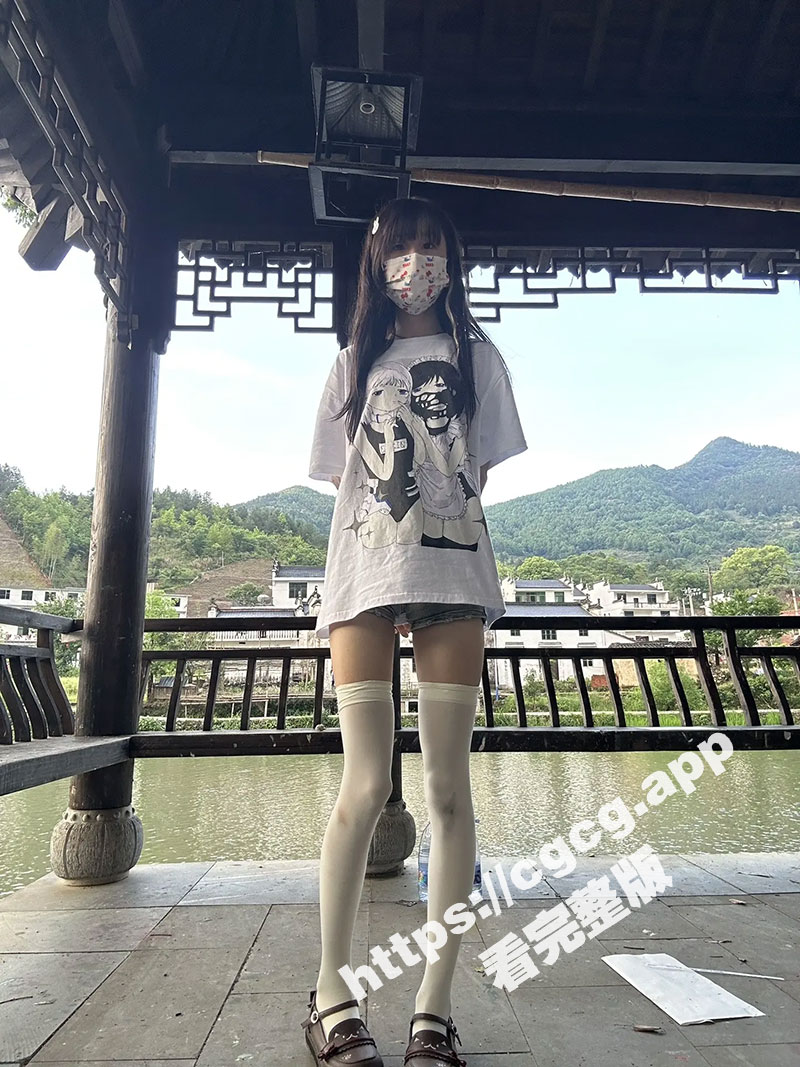 常州职业技术学院 极品白丝小萝莉 加微信都要钱 约到酒店各种花式爆操 事后竟发现原来还是抖音小网红