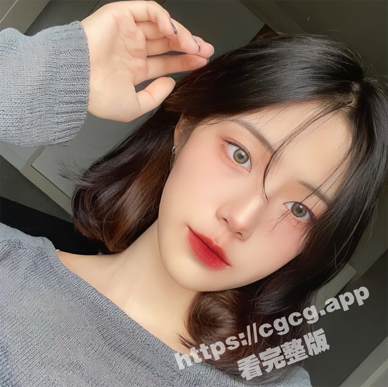 超高颜值大学生校花 被渣男PUA 私拍大尺度照片和自慰视频 在地上爬 抠逼 完美露脸 实在太顶了！