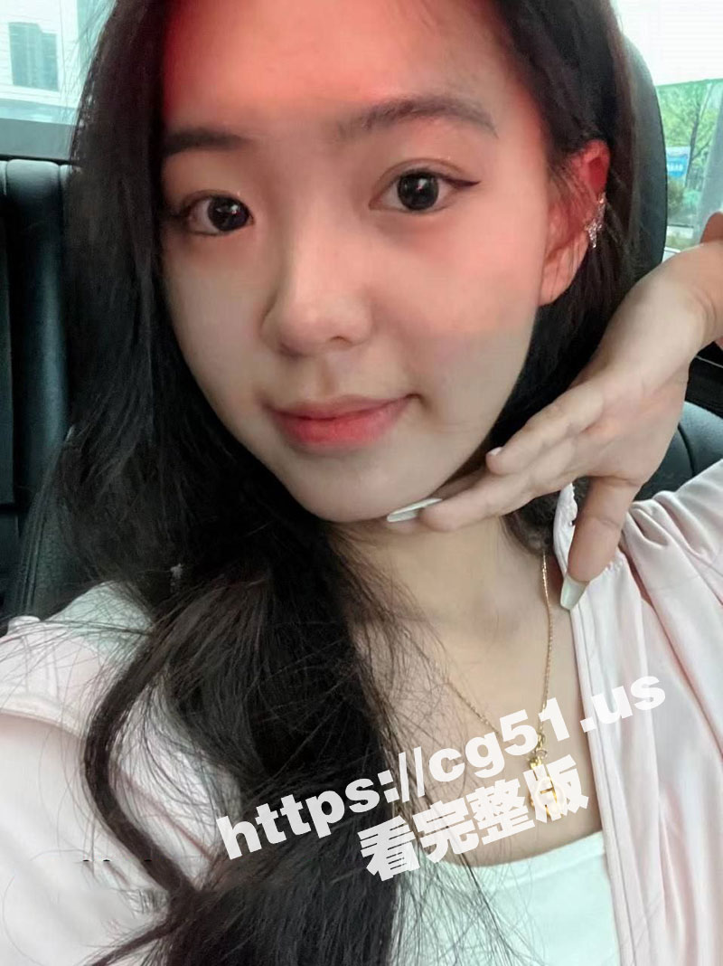谁能想到外表高冷可爱纯欲的女神范御姐 私下却十分反差 爱吃鸡巴爱吞精 多人运动掰开小穴还很粉嫩