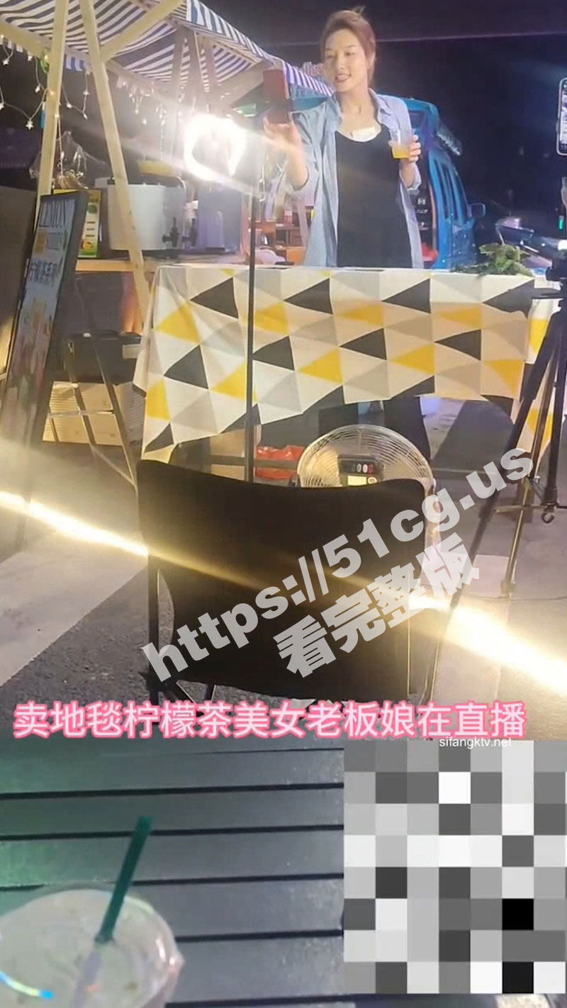 厕所闯拍 偷拍卖冰粉妹子 隔着门板喊话 妹子的骚逼屁股真好看 听声音都能感受到妹子的崩溃
